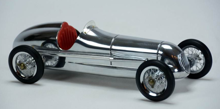Modellrennwagen "Mercedes Silberpfeil" aus Aluminium, 31 cm Länge